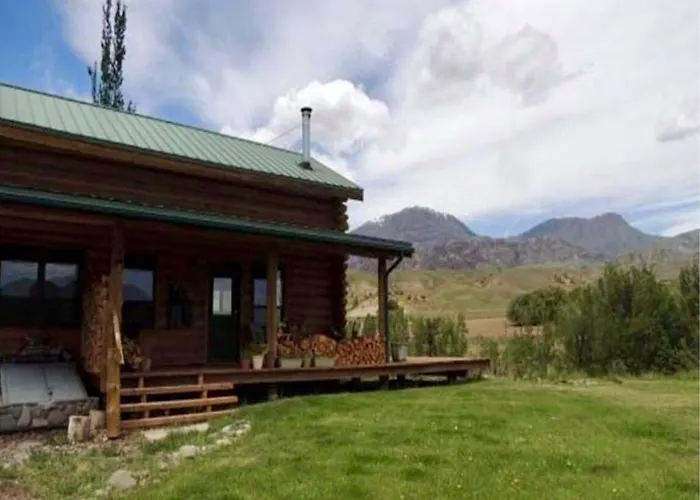 Inn Yellowstone Cutthroat Guest Ranch